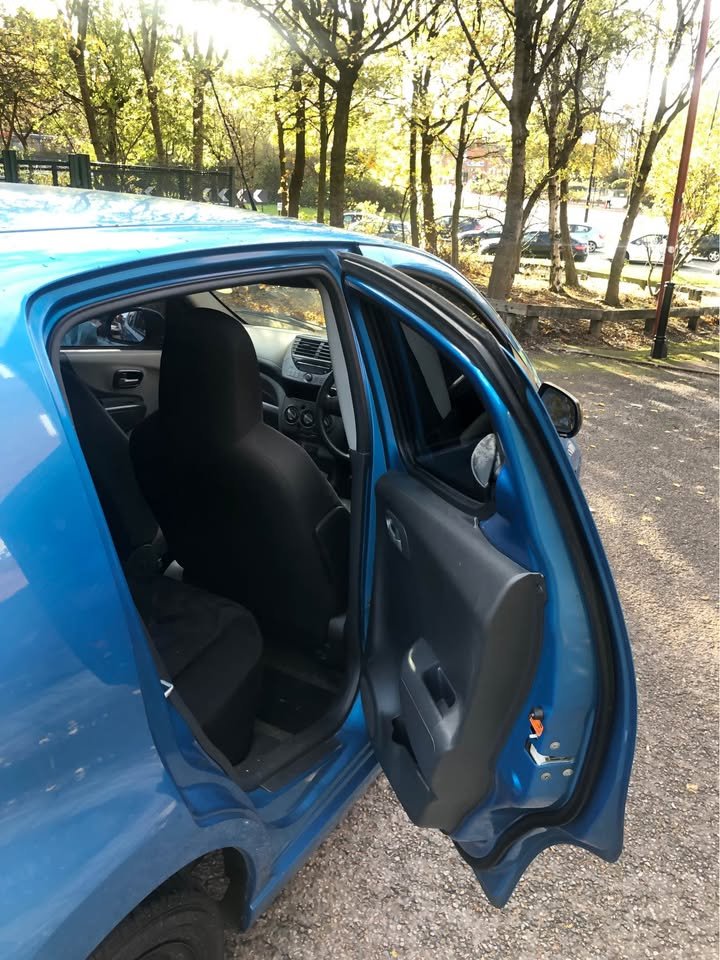 
								2010 Suzuki alto full									