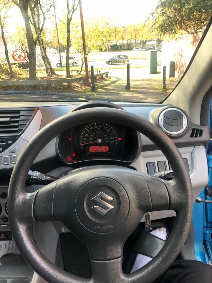
								2010 Suzuki alto full									
