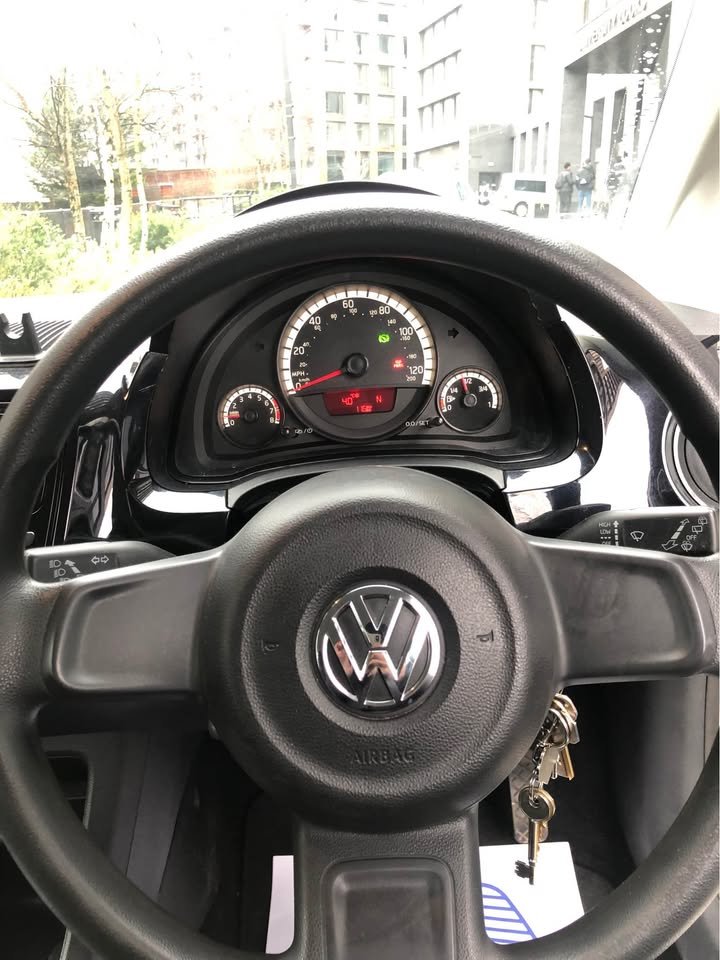 
								2014 Volkswagen up full									