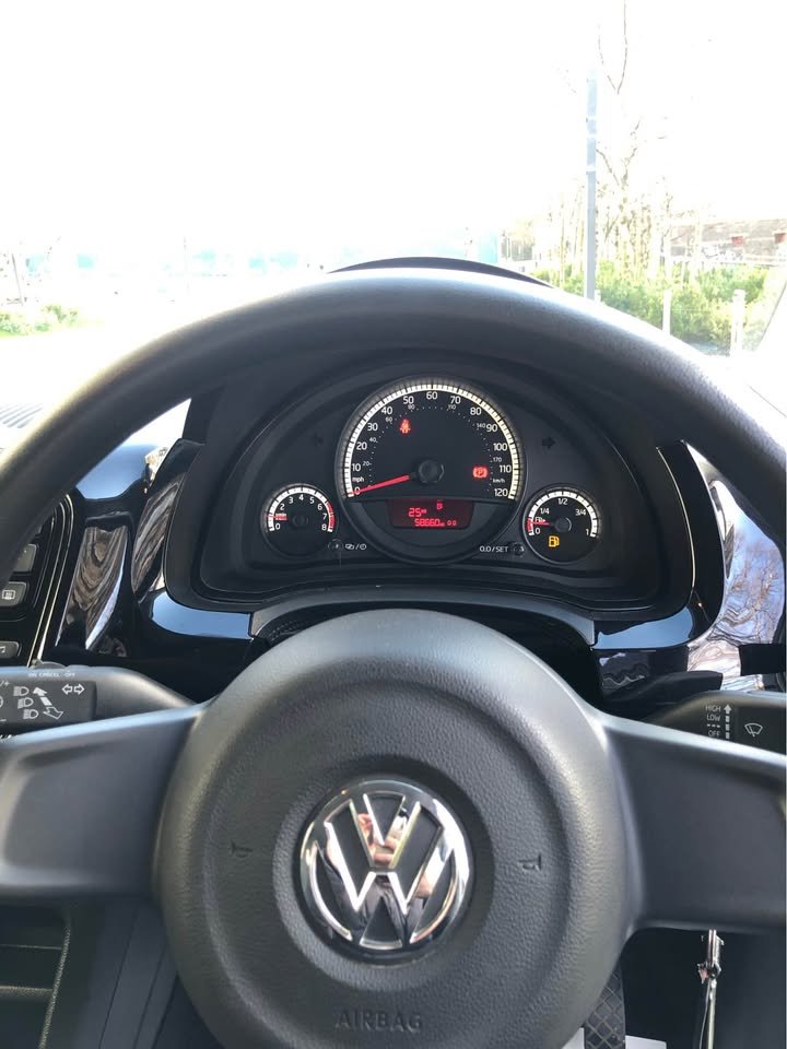 
								2015 Volkswagen up full									
